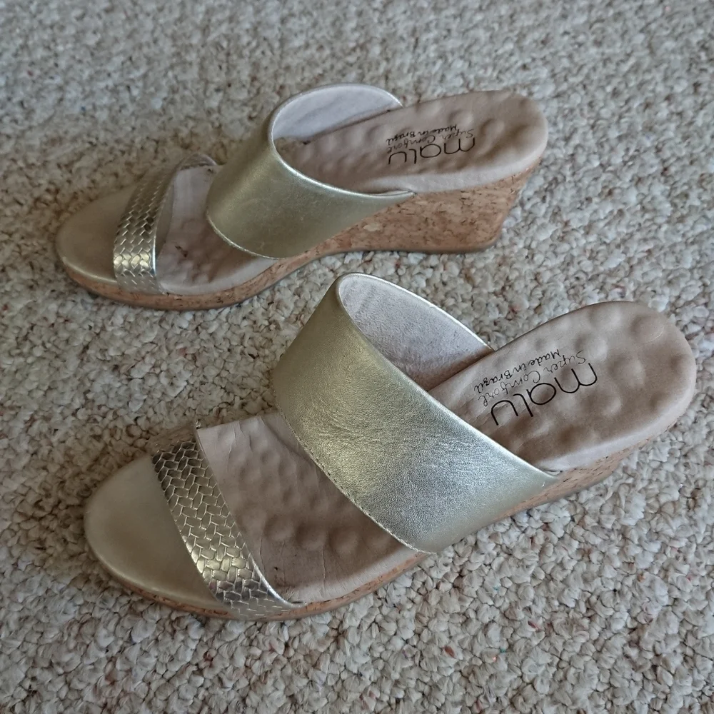 Malu gold tone Renay 2 bands Comfort Wedge Slides size 7